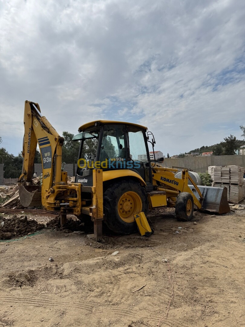 Komatsu retro chargeur WB93R 2010