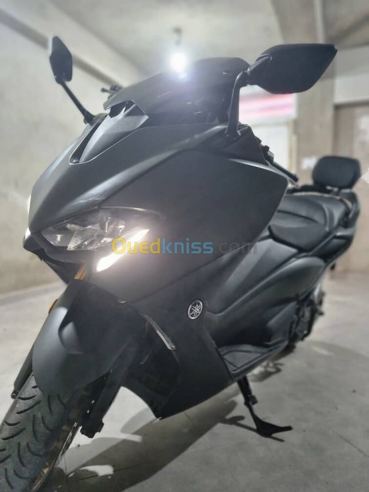 T max Yamaha 2021