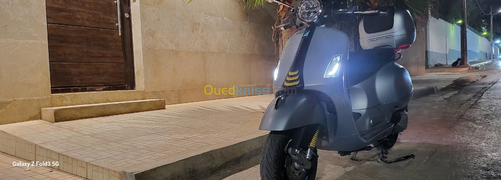 Vespa 300 gts Italie VSP 2022