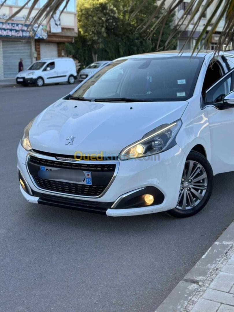 Peugeot 208 2015 Allure