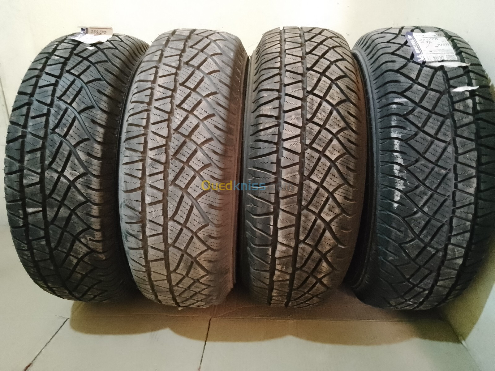 MICHELIN 235/70/16 DT