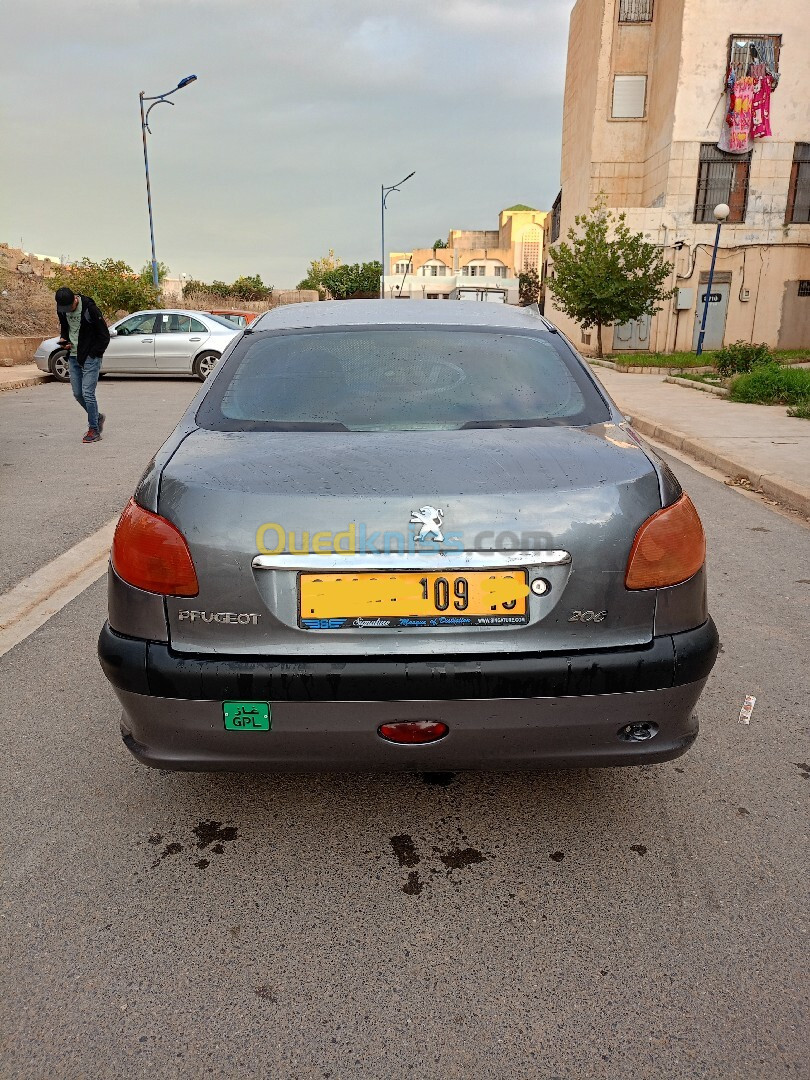 Peugeot 206 Sedan 2009 206 Sedan