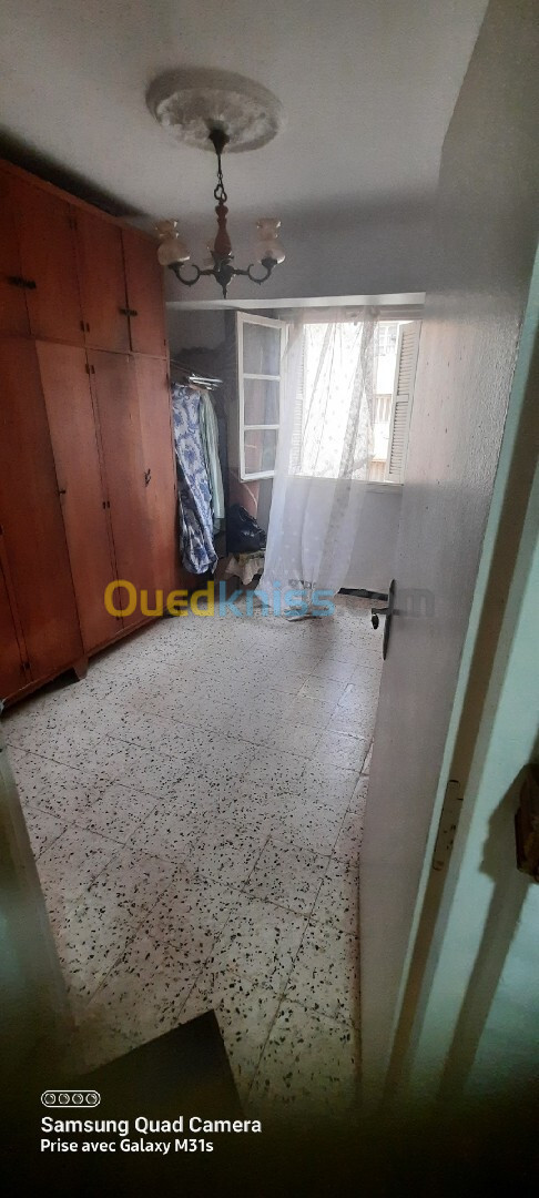 Vente Appartement F3 Alger Les eucalyptus