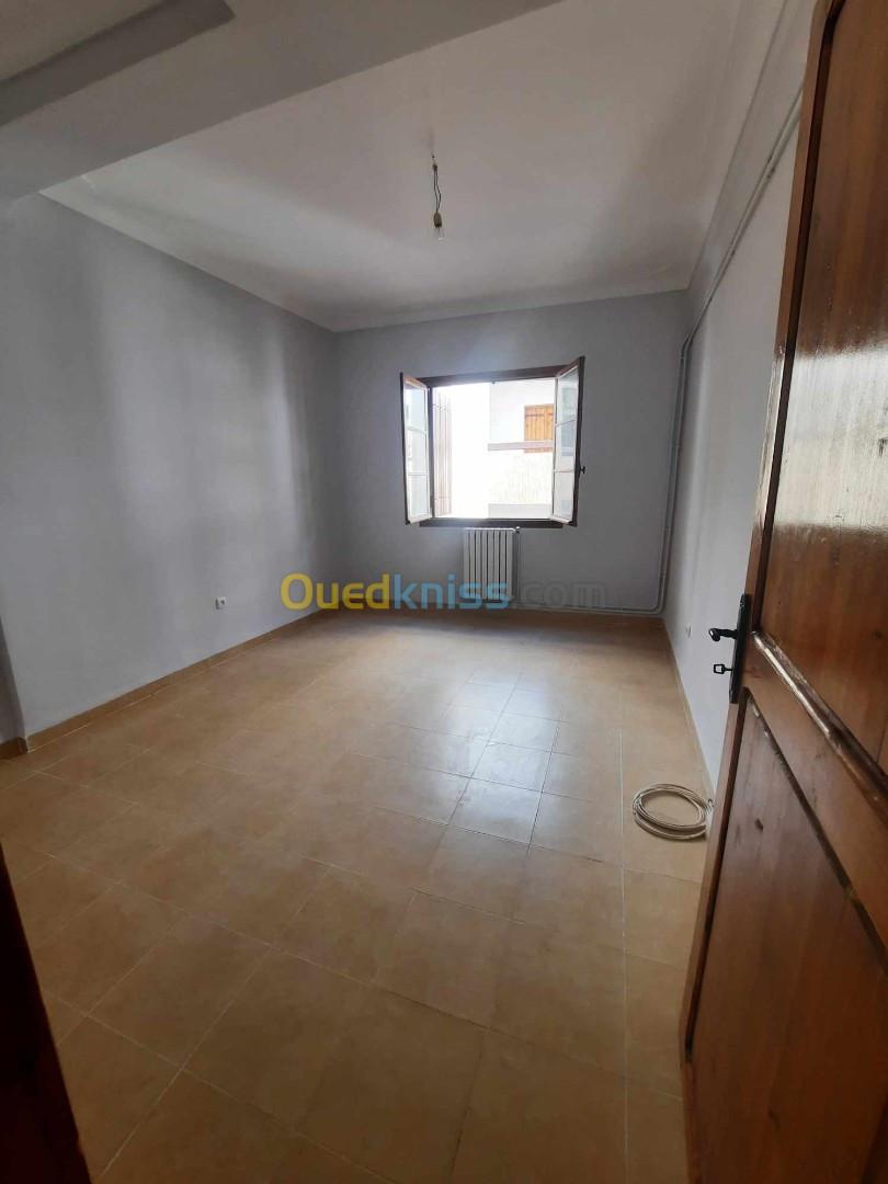 Location Appartement F4 Tipaza Douaouda