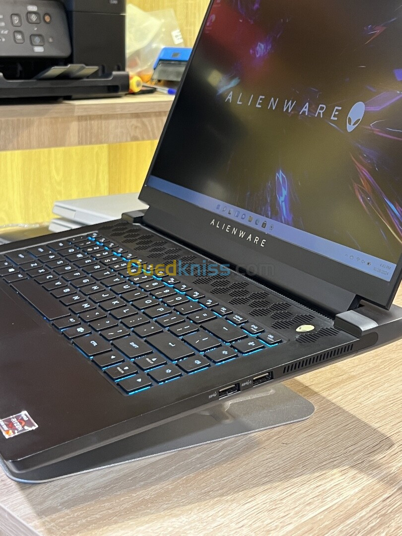 Alienware m15 R5 15.6" FHD AMD Ryzen 7 5800H 16GB DDR4 RAM, 512GB SSD, GeForce RTX 3060 Graphics