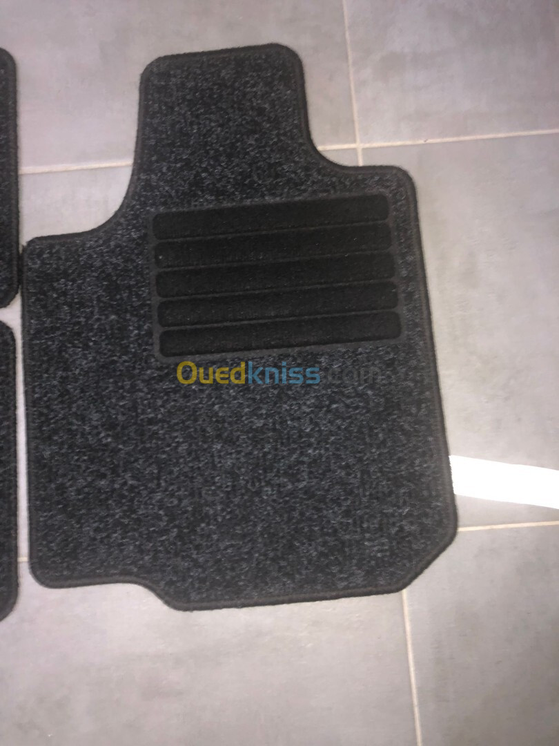 Tapis de voiture universels Prestige, 4 pièces