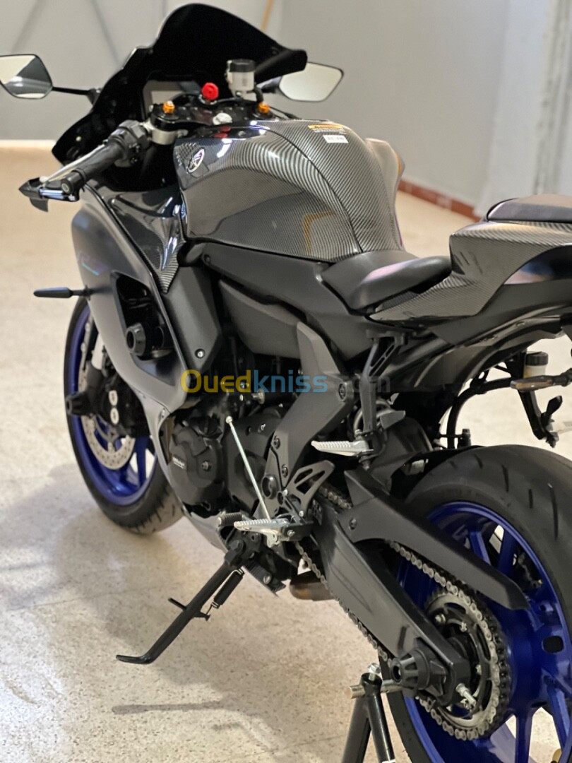 Yamaha R7 2022