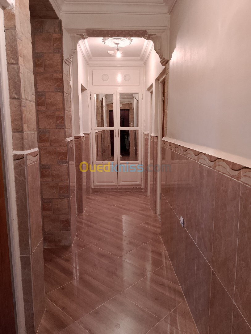 Location Appartement F4 Constantine El khroub