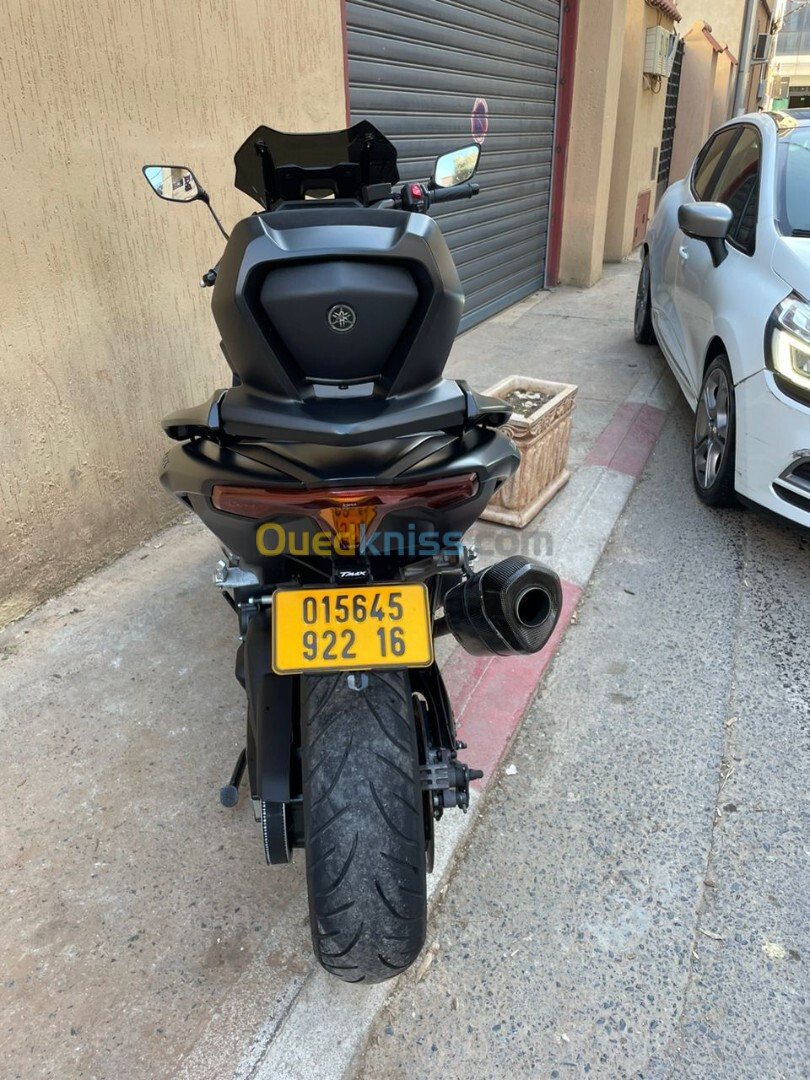 Yamaha Tmax 560 2022