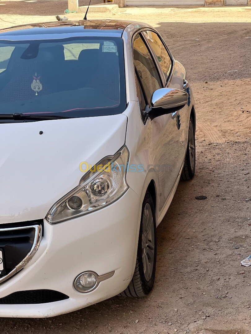 Peugeot 208 2015 Allure