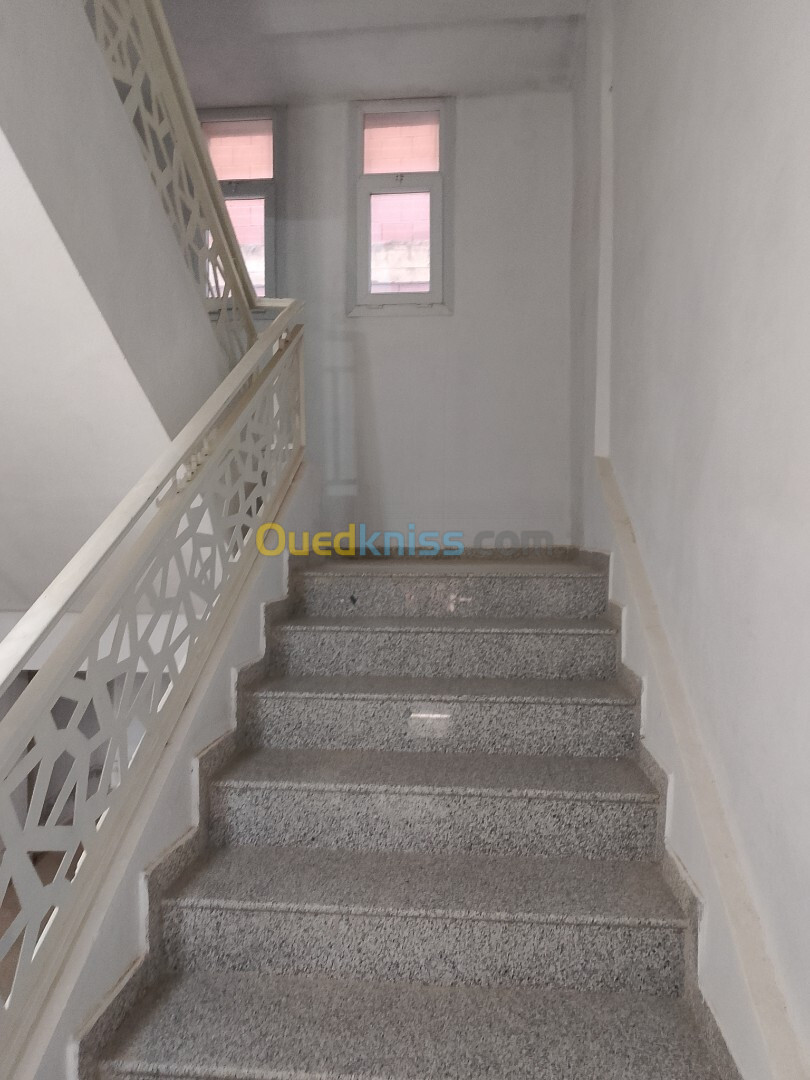 Vente Niveau De Villa F3 Alger Bouzareah