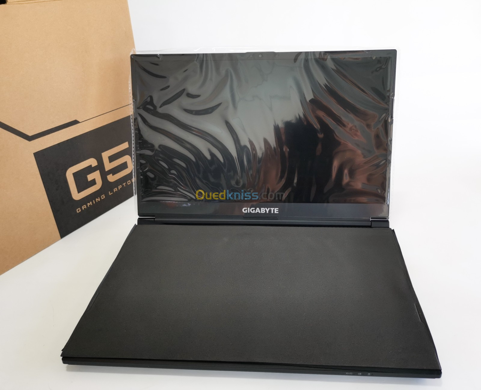 Gaming laptop GIGABYTE G5 GE 