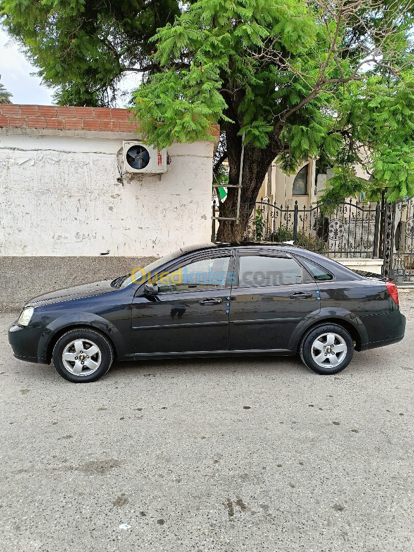 Chevrolet Optra 4 portes 2012 Optra 4 portes