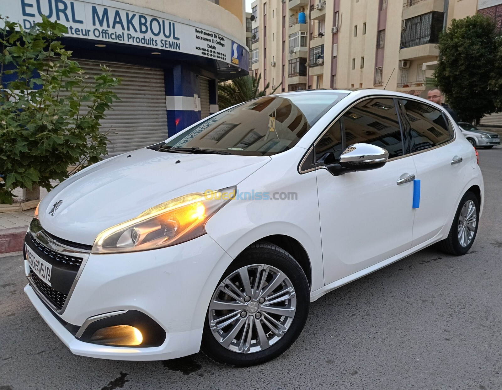 Peugeot 208 2015 Allure Facelift