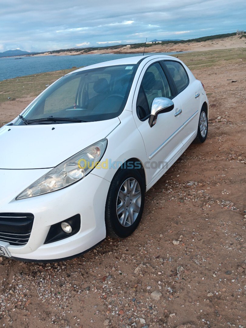 Peugeot 207 2012 Fennec