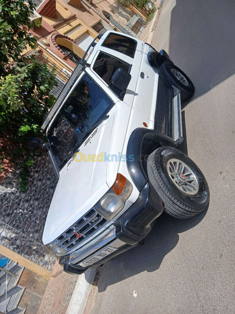 Mitsubishi Pajero 1993 V6 3000