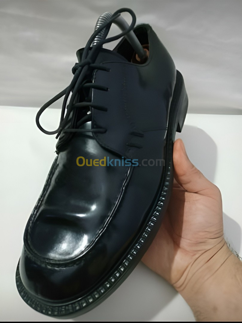 Chaussure homme original  en cuire pointure : 42.ماتزيدش تشري صباط