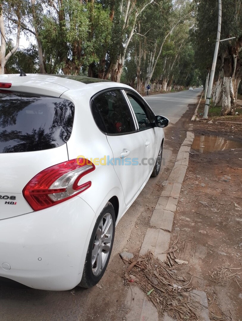 Peugeot 208 2015 Allure