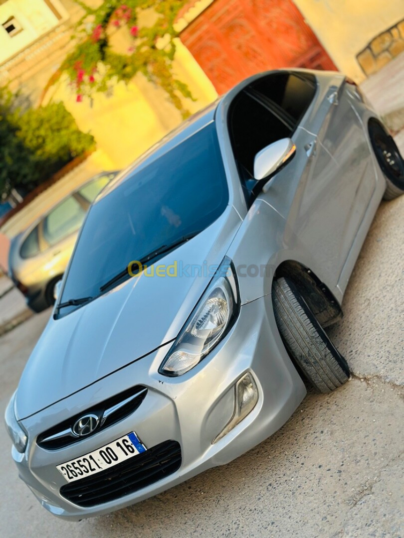 Hyundai Accent RB  4 portes 2012 Accent RB  4 portes