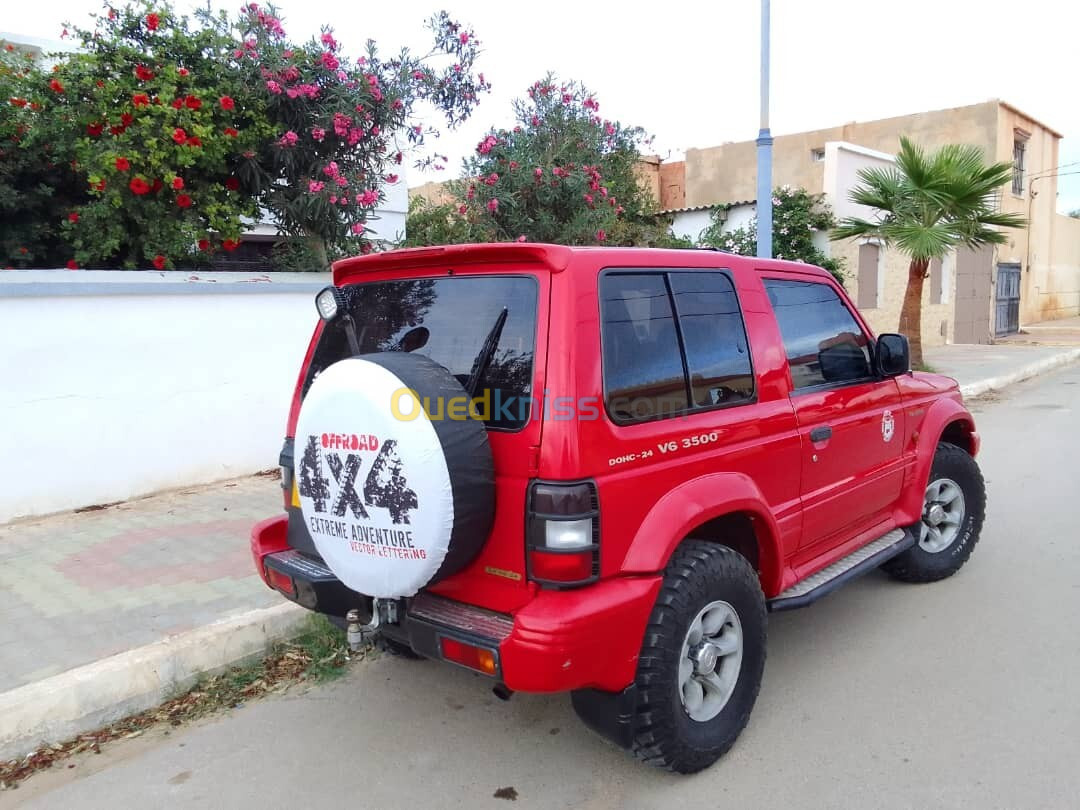 Mitsubishi Pajero Court 1996 