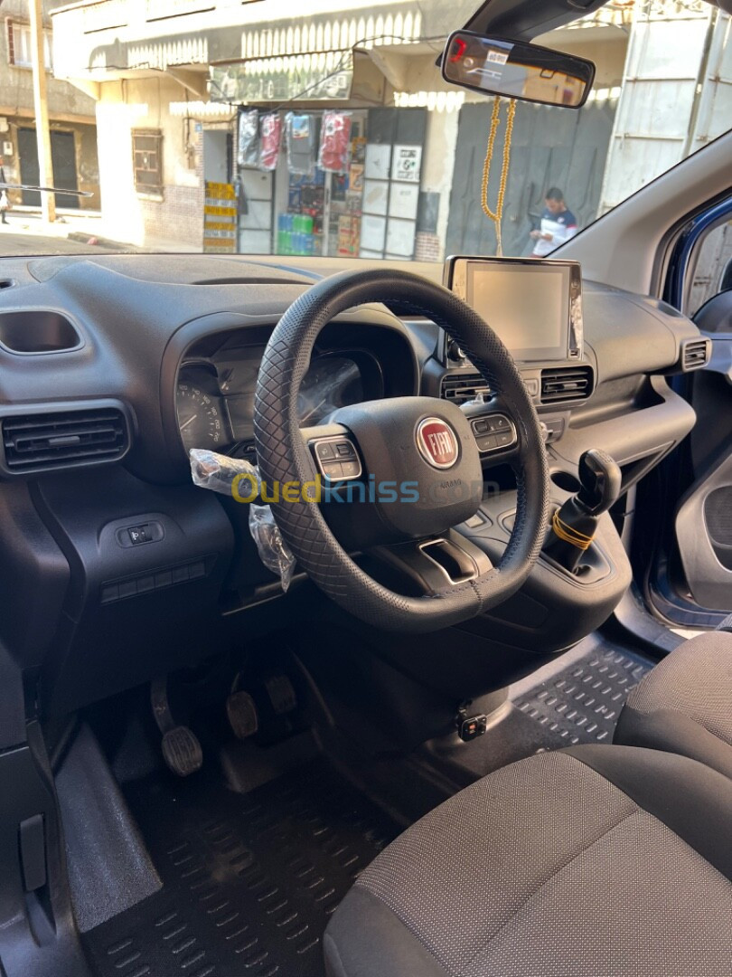 Fiat Doblo 2023 Italien