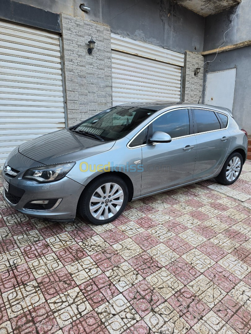 Opel Astra 2015 COSMO