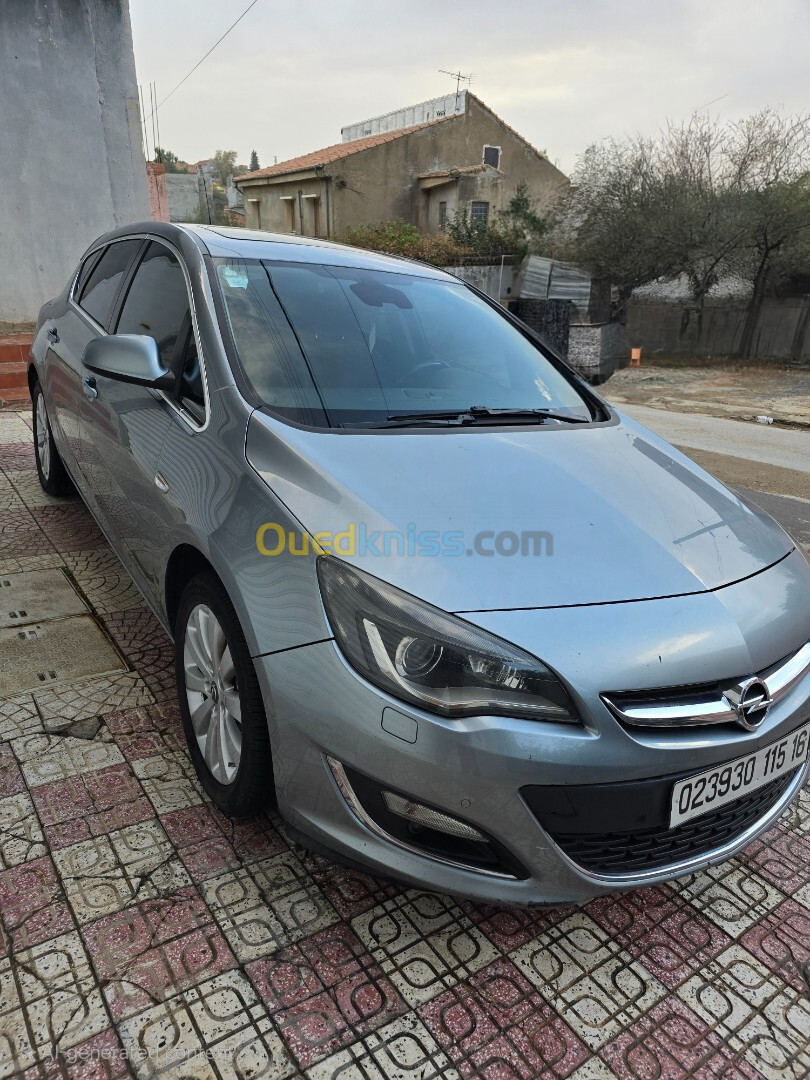 Opel Astra 2015 COSMO