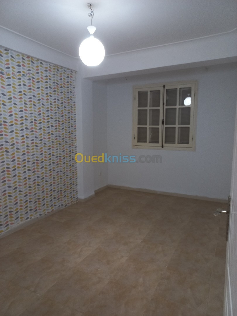 Location Appartement F3 Alger Dely brahim