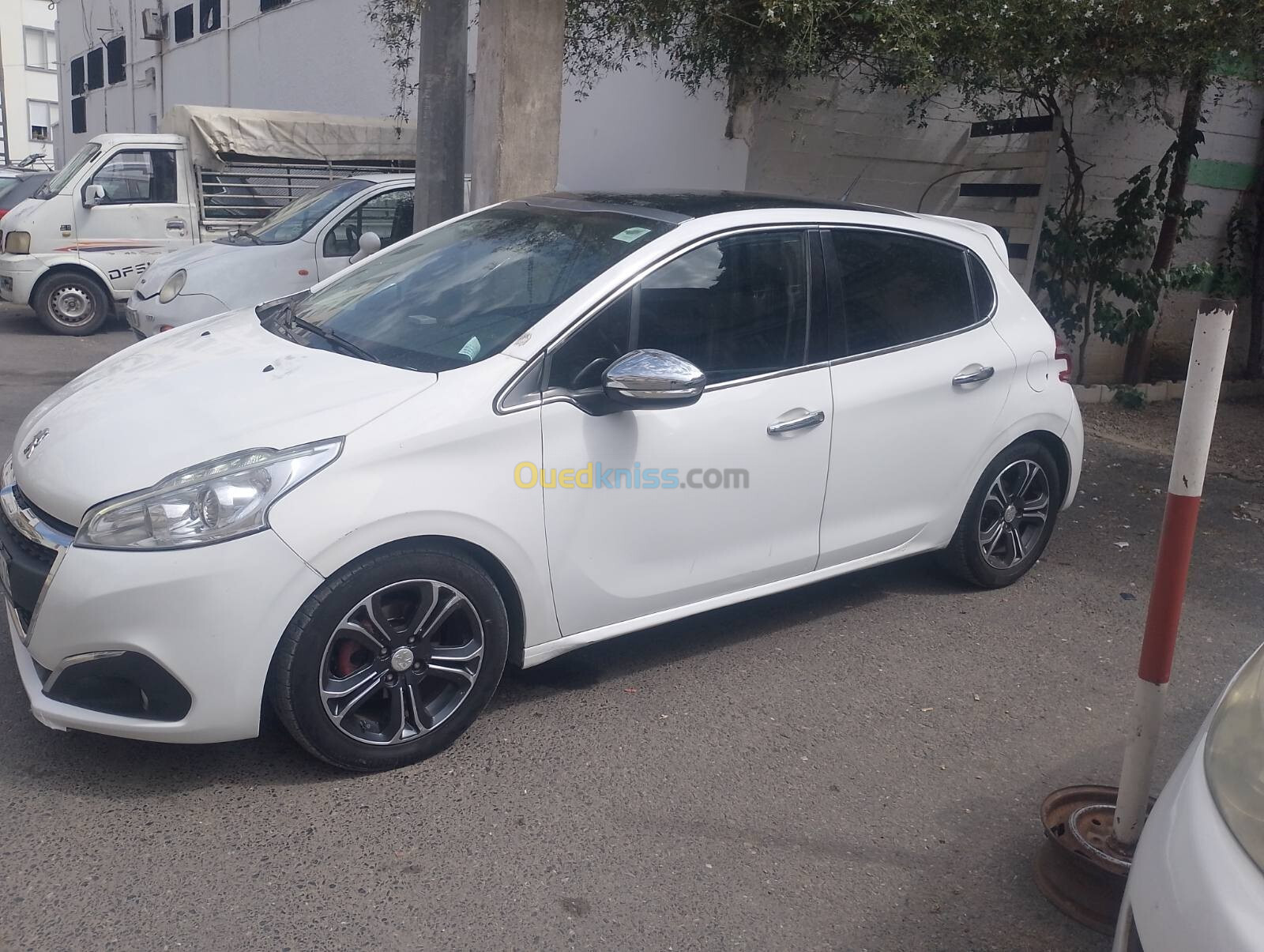 Peugeot 208 2015 Allure Facelift