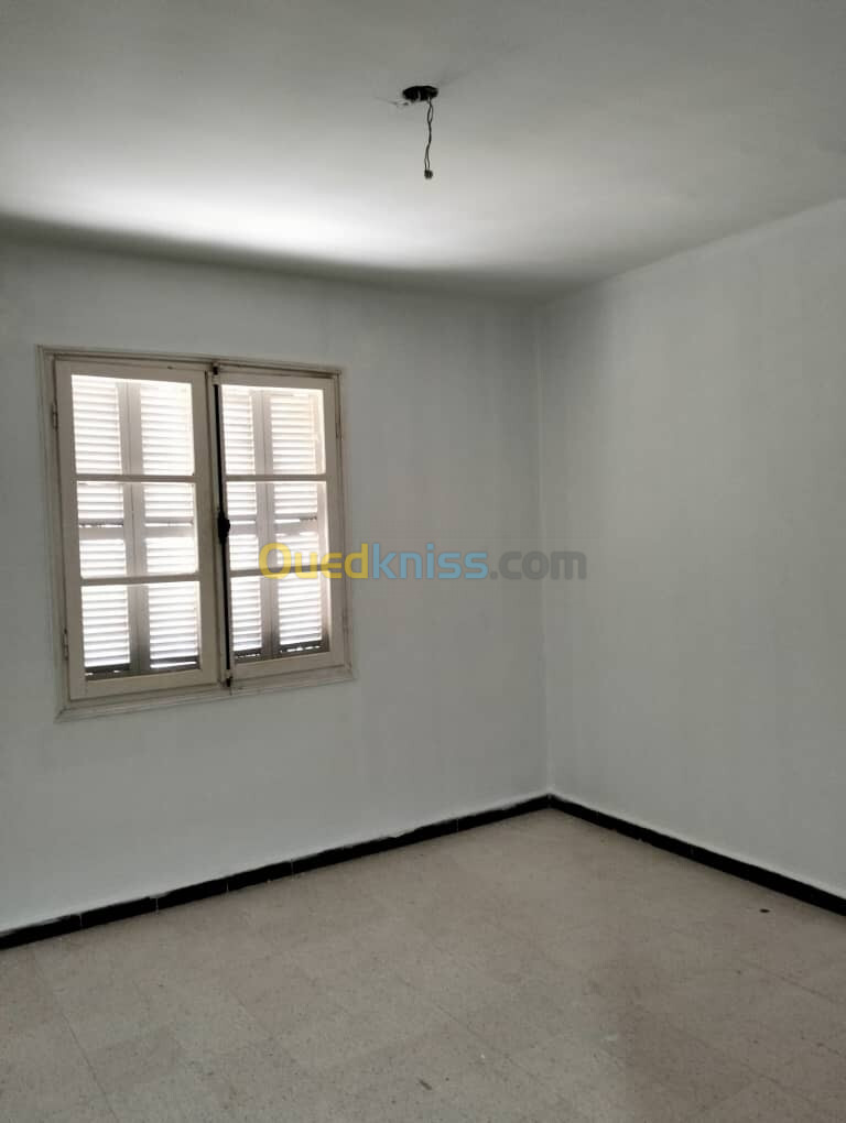 Location Appartement F4 Annaba Annaba