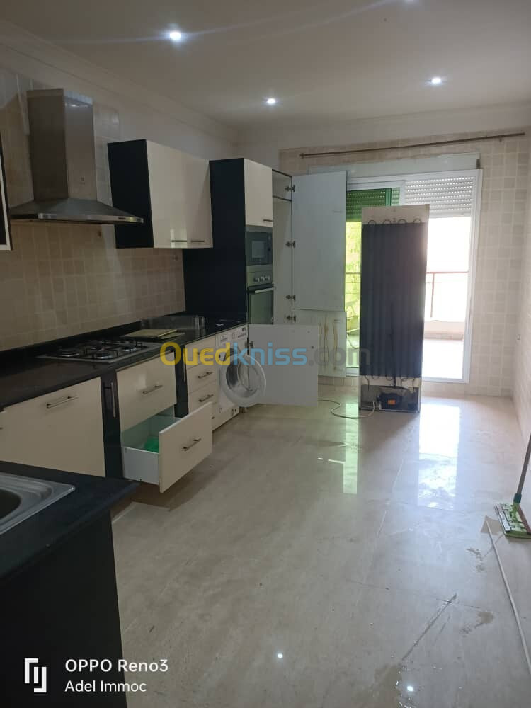 Location Appartement F4 Annaba Annaba