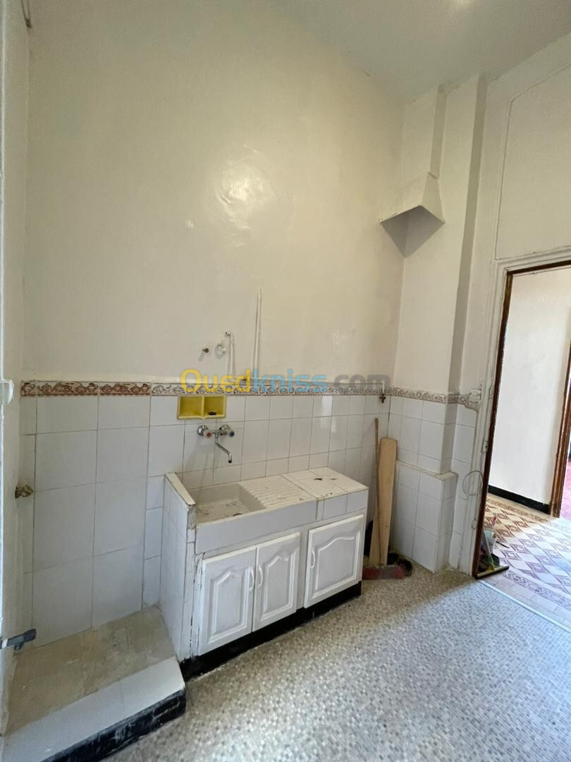 Location Appartement F5 Annaba Annaba