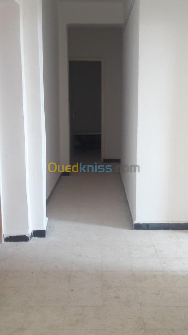 Location Appartement F4 Annaba Barrahel