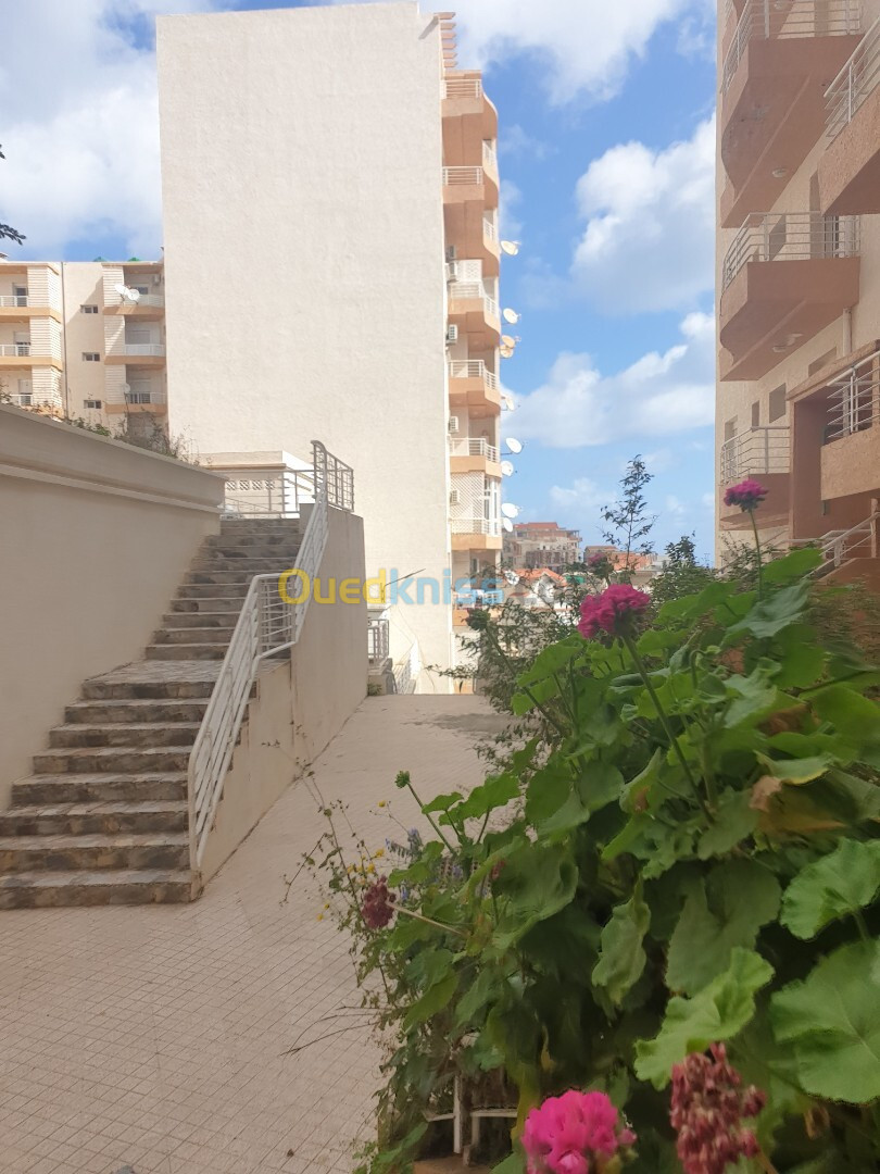 Location Appartement F5 Annaba Annaba