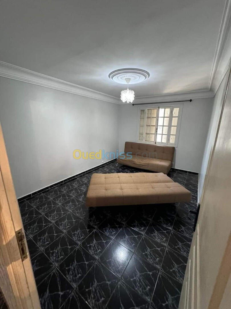 Location Appartement F4 Annaba Annaba