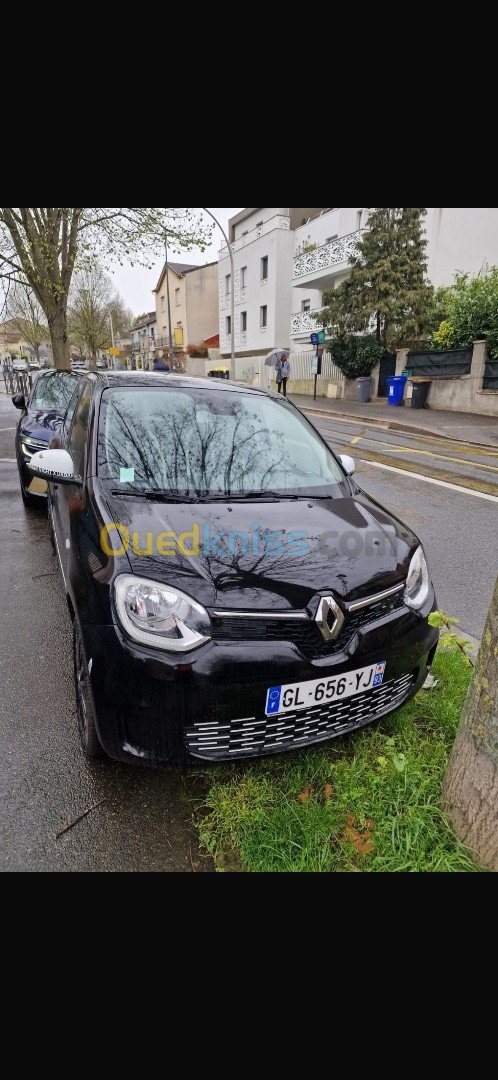 Renault Twingo 2023 Urban night