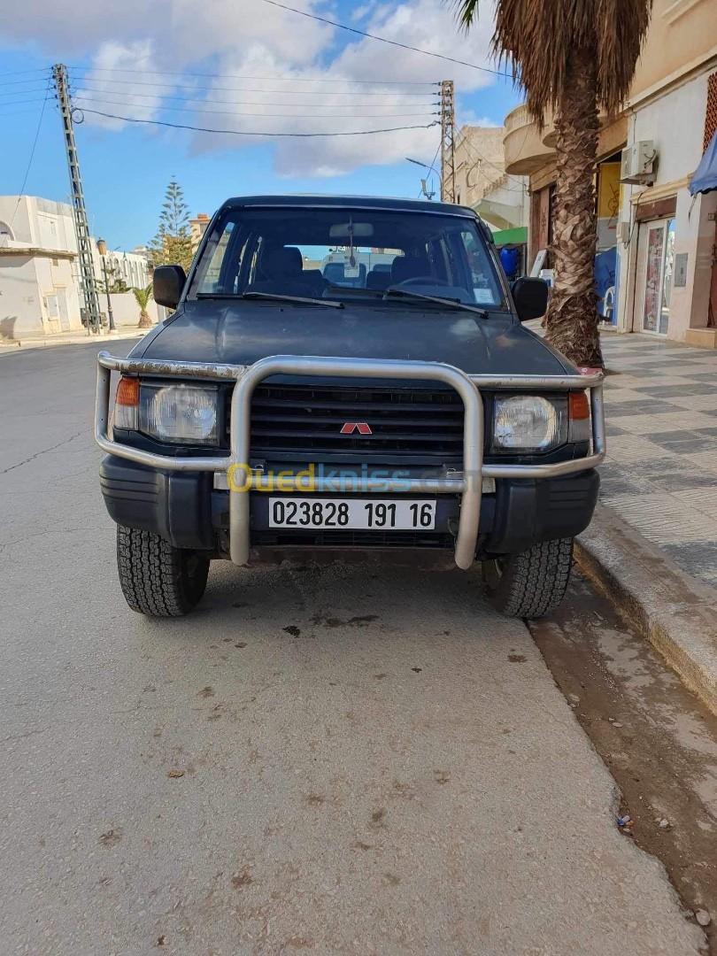 Mitsubishi Pajero 7 places 1991 