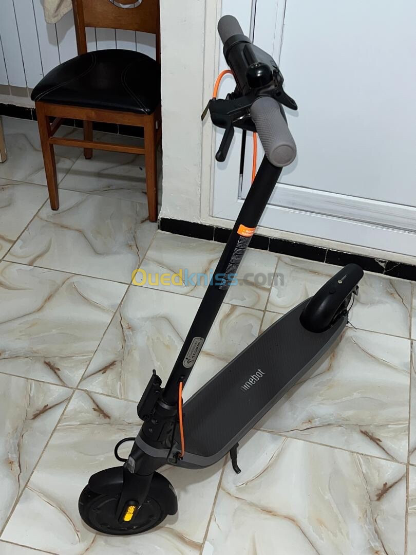 Trottinettes Ninebot E2 plus 