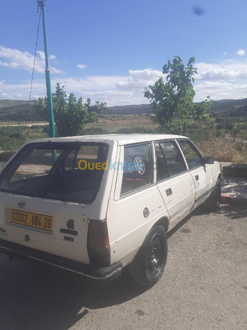 Peugeot 305 1984 305