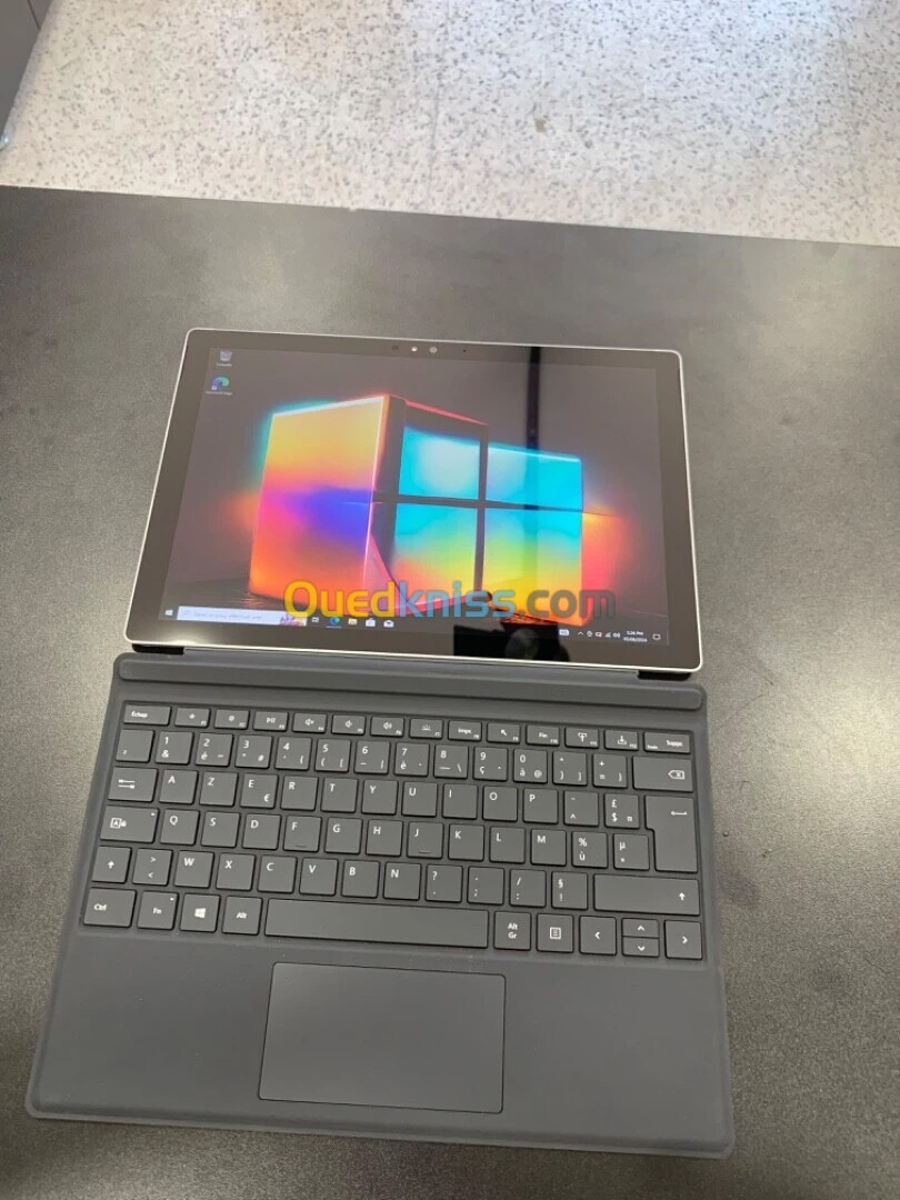 Microsoft Surface Pro 4 i5-6em 4/128 3K Tactile avec clavier