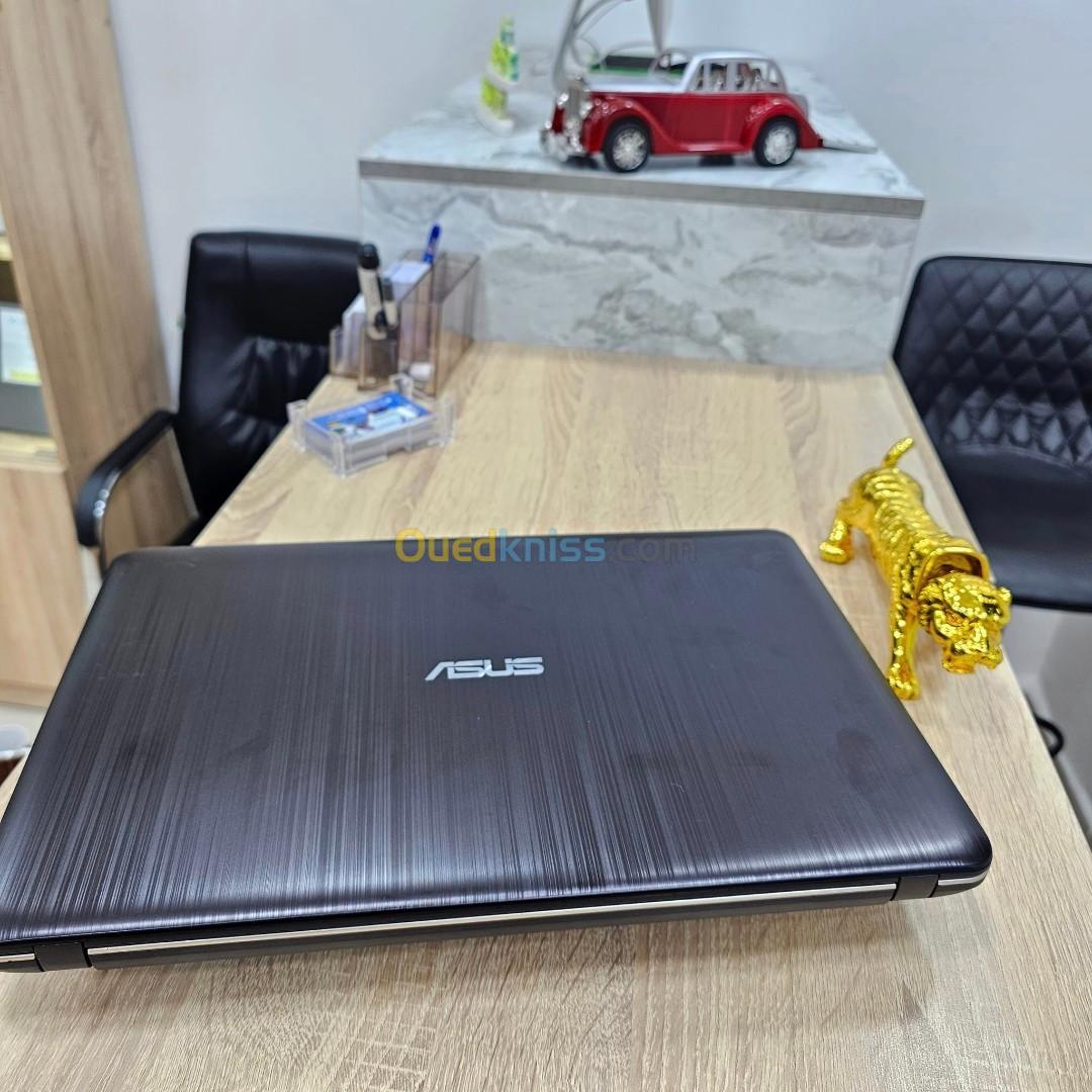 ASUS VIVOBOOK 15 i5 7200U & NVIDIA  MX110