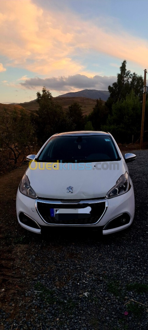 Peugeot 208 2015 Allure Facelift