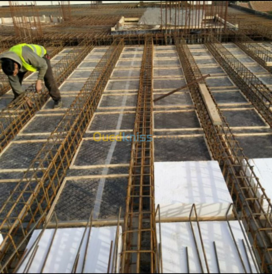 réalisation des escalier moderne et les poteaux et voiles & dalles en béton  