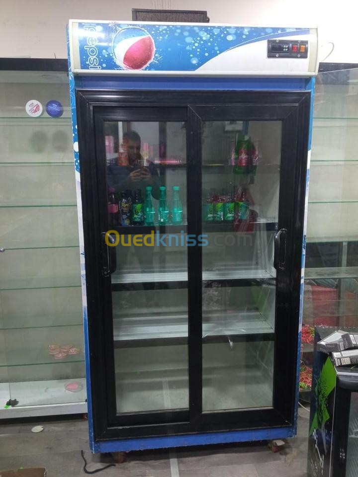 Frigo présentoir 