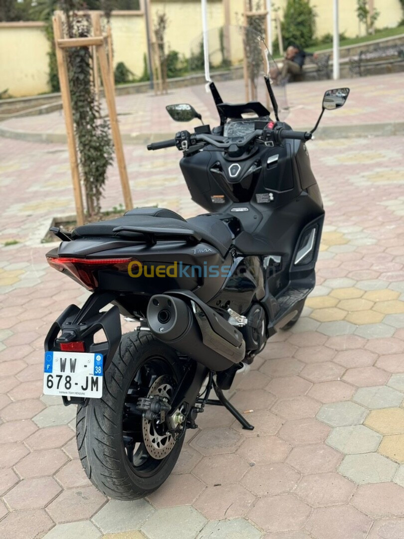 YAMAHA TMAX 562 TECH MAX DARK MAGMA 2024