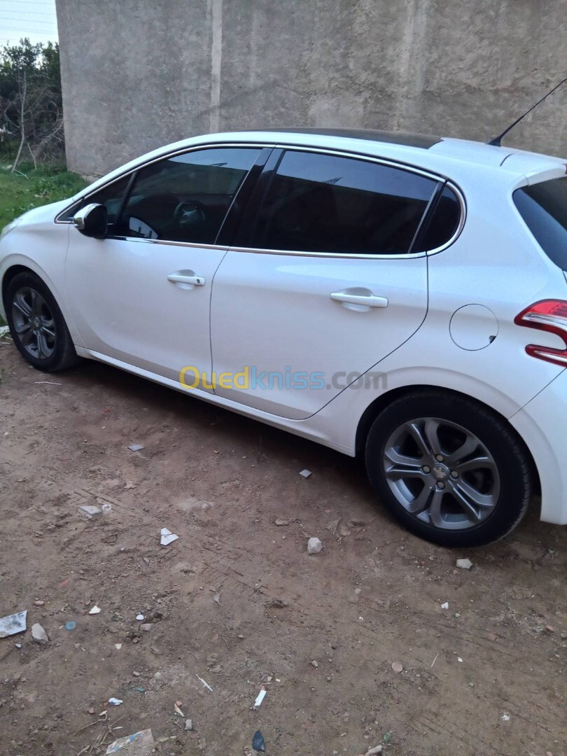 Peugeot 208 2015 208