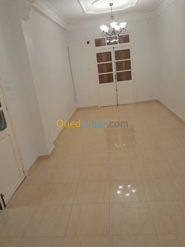 Location Niveau De Villa F4 Alger Ain naadja