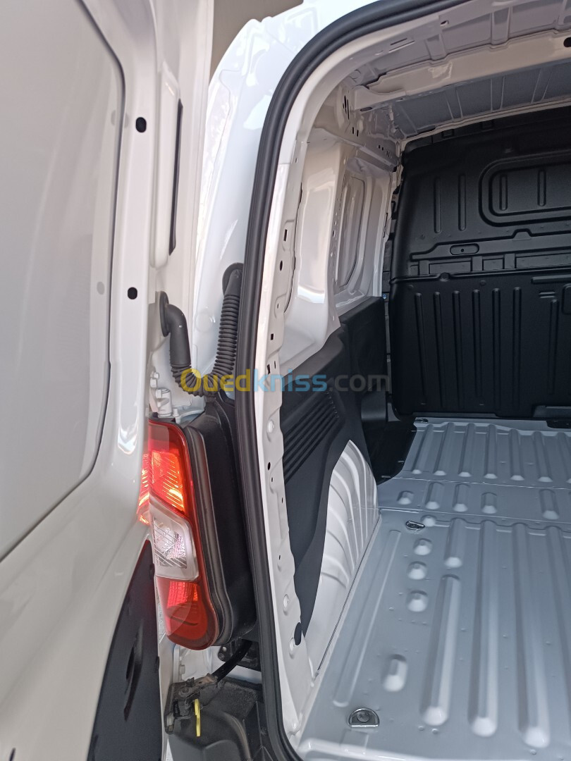 Fiat DOBLO 2024 وهرن