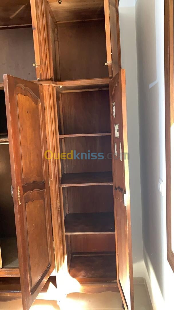 Armoire en bois être 