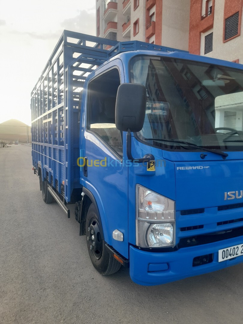 Isuzu Isuzu 2013